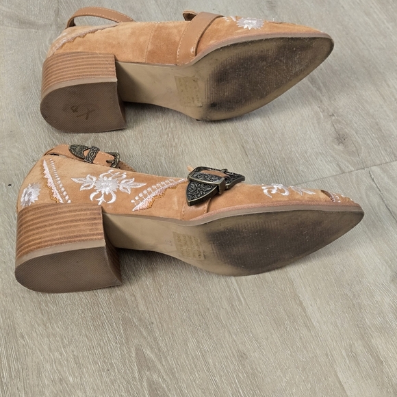 Anthropologie Silent D Embroidered Heeled Loafers Boho Suede Leather Tan Size 37 - Picture 7 of 11